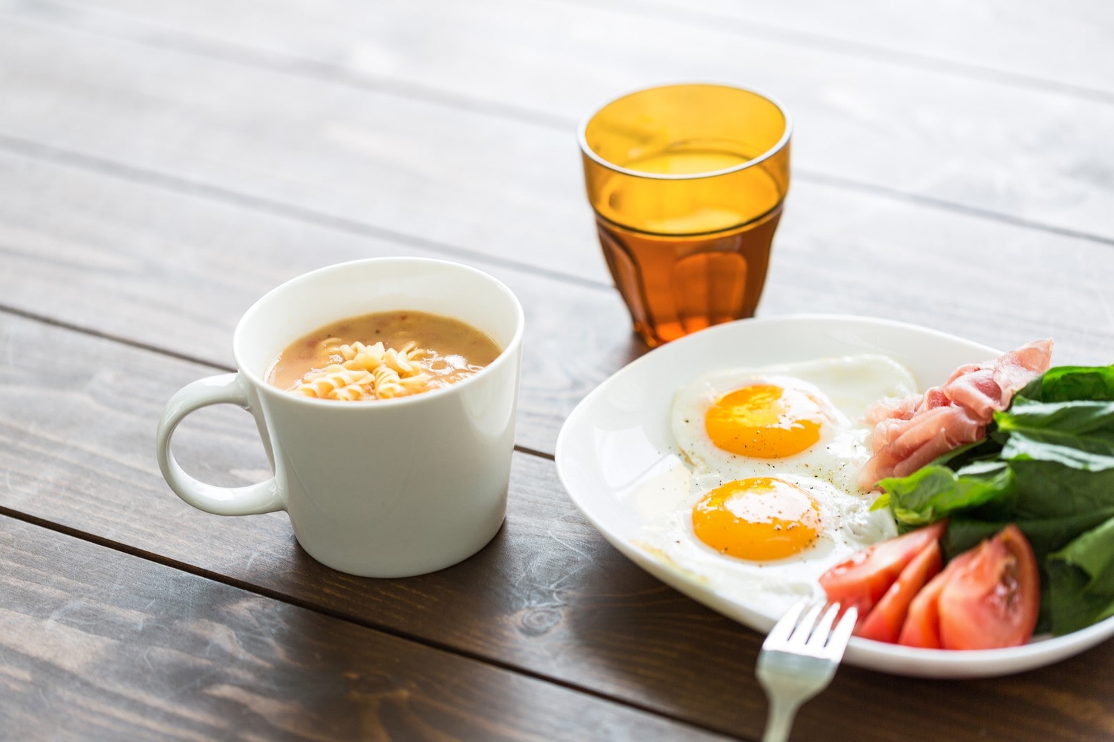 食事は規則正しく３食摂りましょう